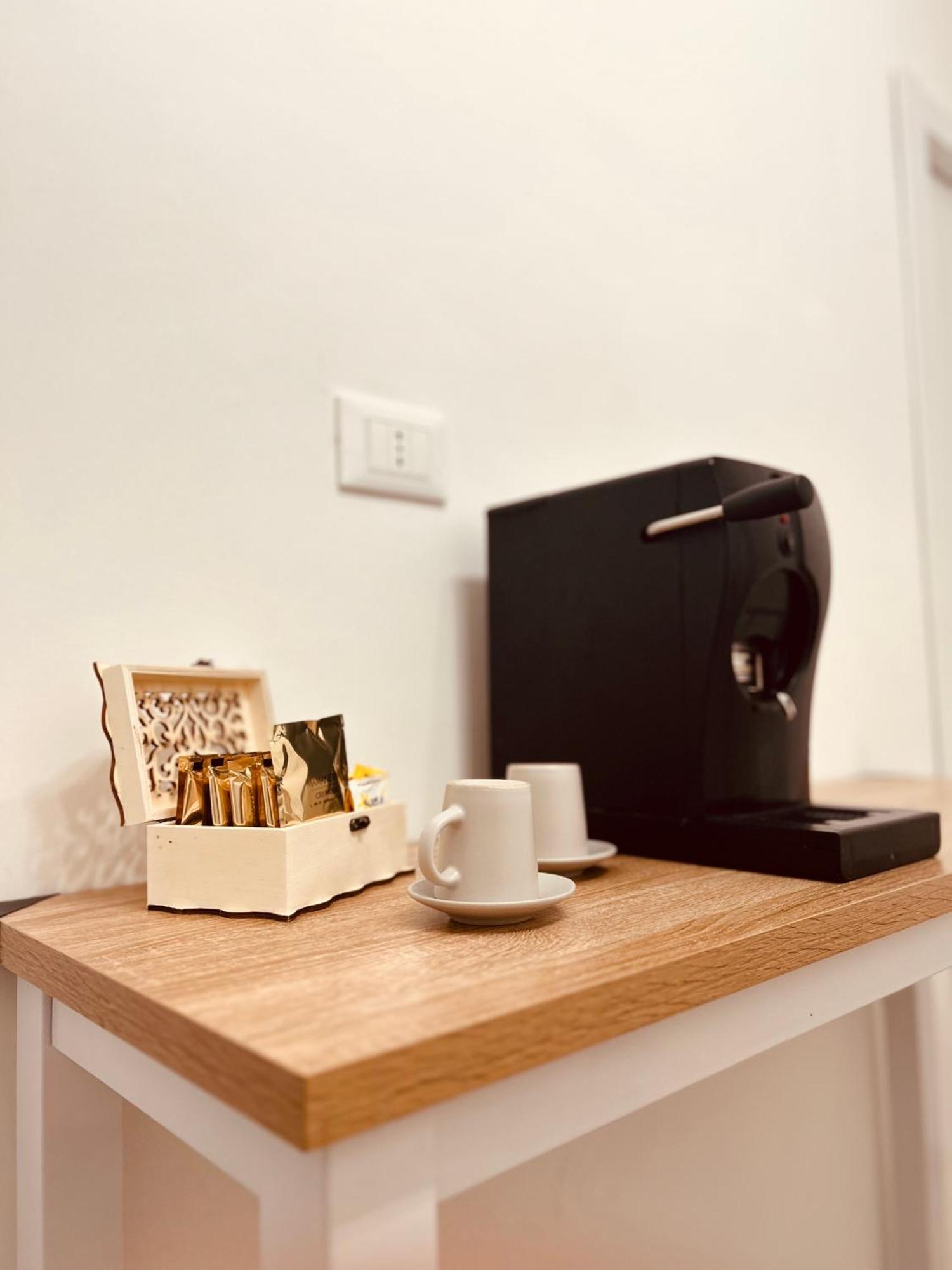 Appio Latino Casa By Bobo Apartment Рим Екстериор снимка